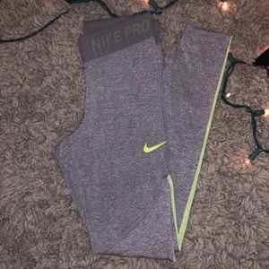 Nike pro hyper cool leggings